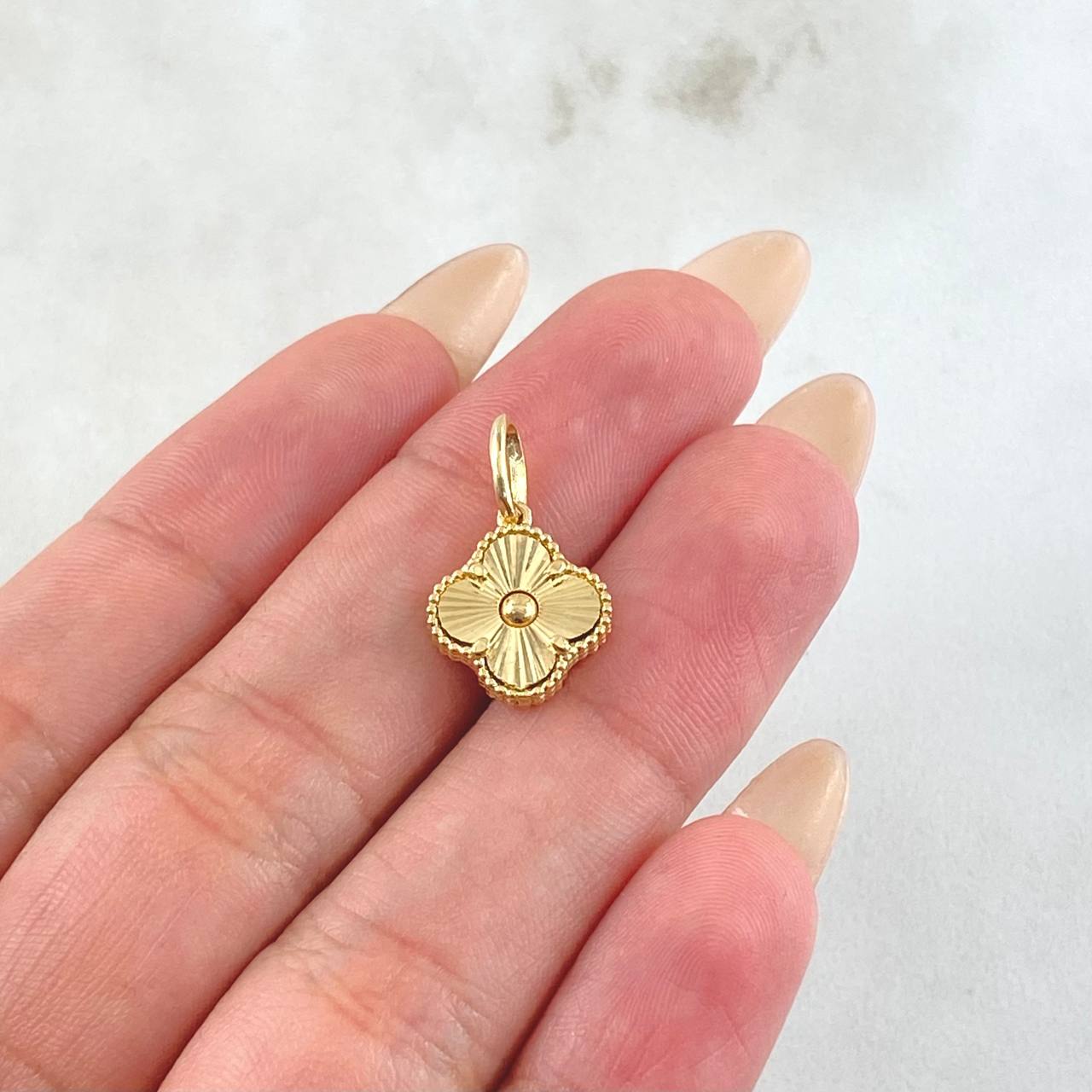 Dije Trebol Dorado 2.1gr / 2.1cm / Oro Amarillo Nac.Esp. 18K