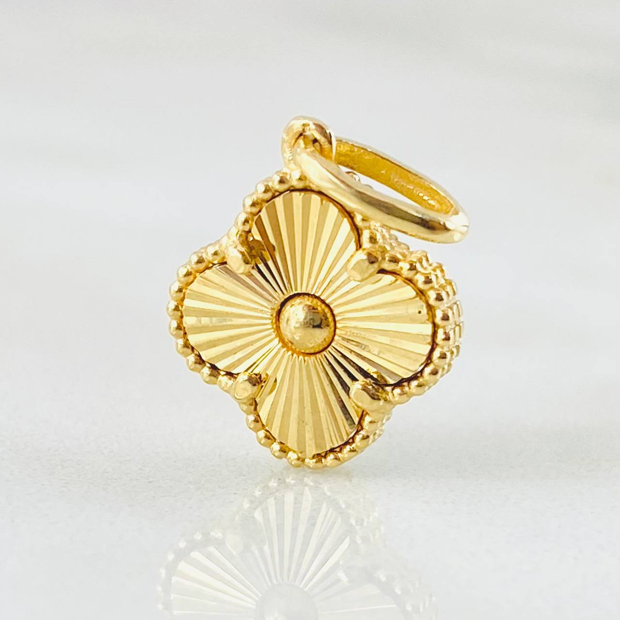 Dije Trebol Dorado 2gr / 1.9cm / Oro Amarillo Nac.Esp. 18K *