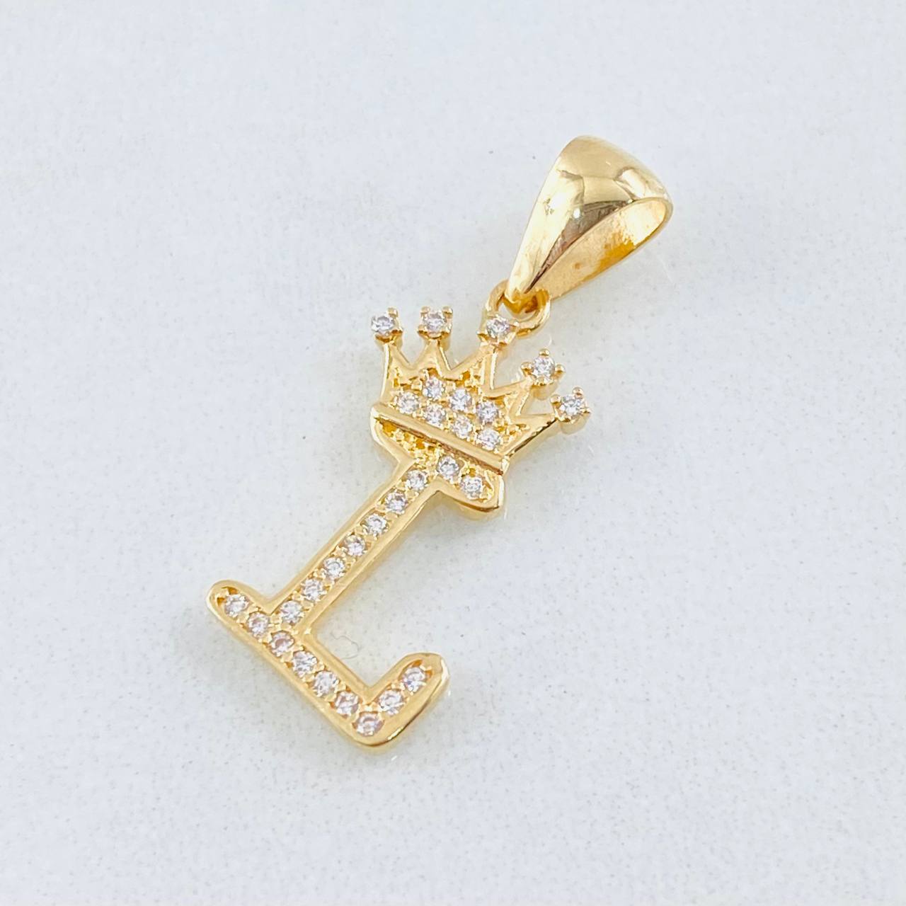 Dije Corona Letra L 1.6gr / 2.6cm / Oro Amarillo 18K ©