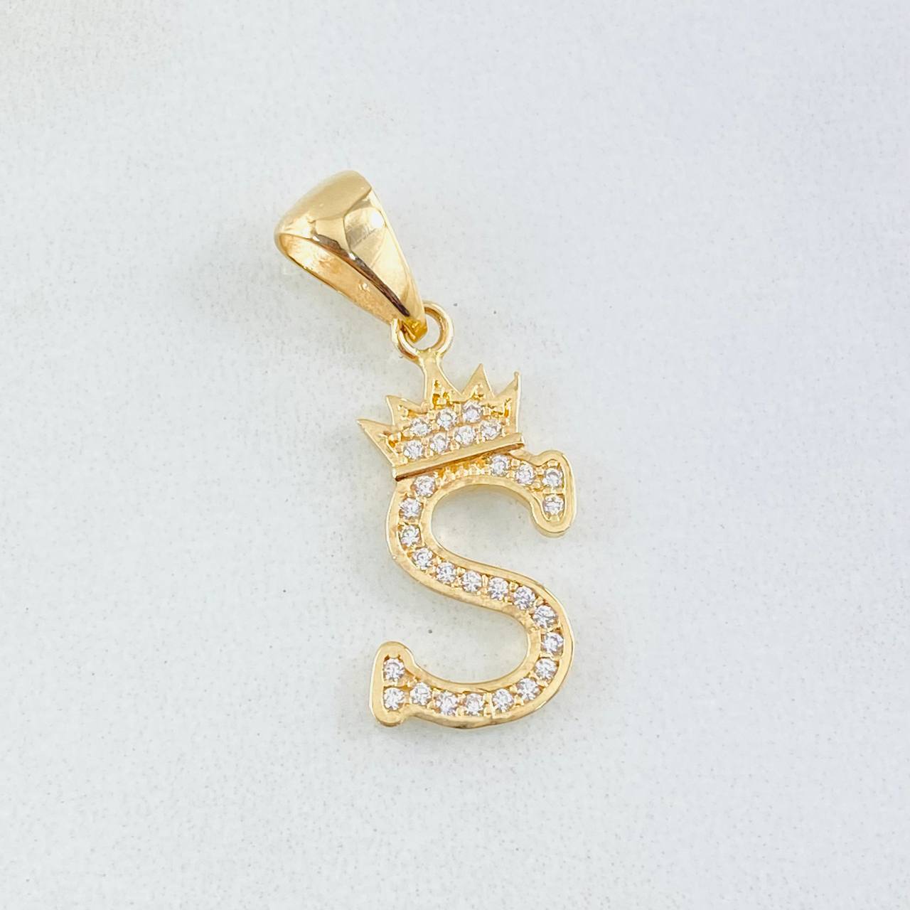 Dije Corona Letra S 1.5gr / 2.6cm / Oro Amarillo 18K
