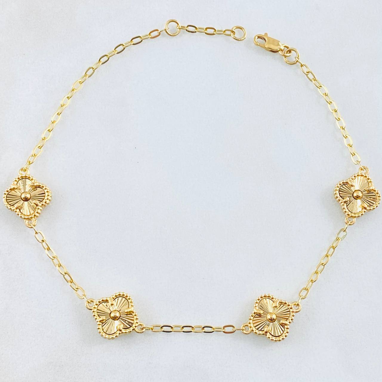 Pulso Aro Seguido Trebol Dorado 5.9gr / 20cm-21.5cm / Oro Amarillo Nac.Esp. 18K *