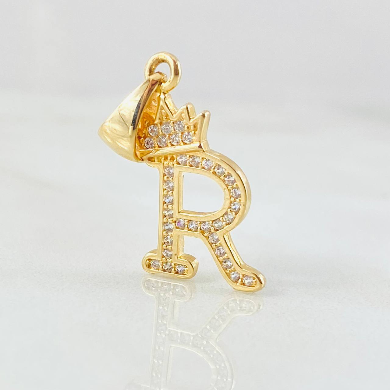 Dije Corona Letra R 1.7gr / 2.6cm / Oro Amarillo 18K *
