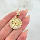Dije Medalla Letra R 4.9gr / 3cm / Oro Amarillo 18K