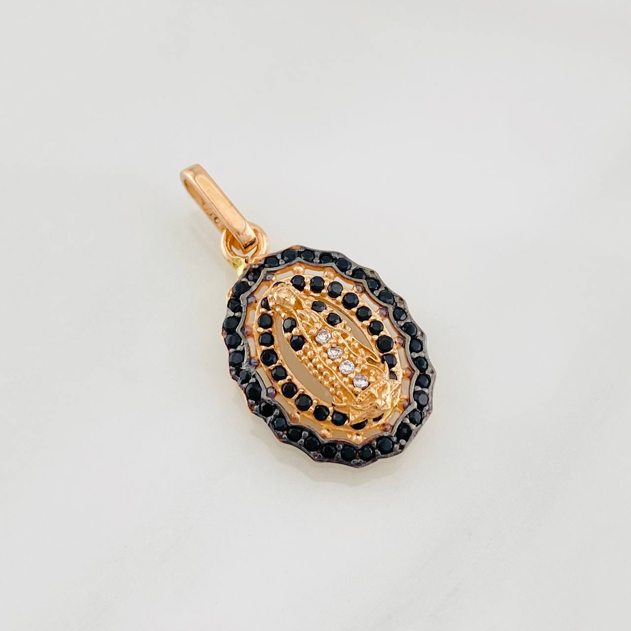 Dije Virgen Guadalupe 1.6g / 2.4cm Dos Oros Negro Rosa 18K