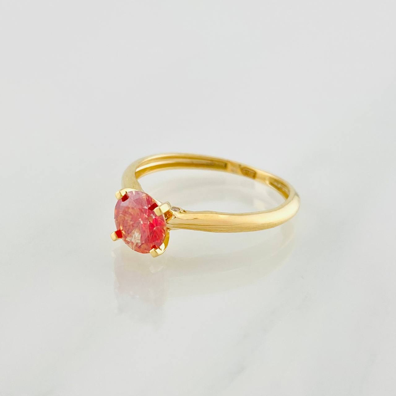 Anillo Cuatro Garras Moisanita 1 qts 1.9g / T6 1/2 Oro Amarillo 18K