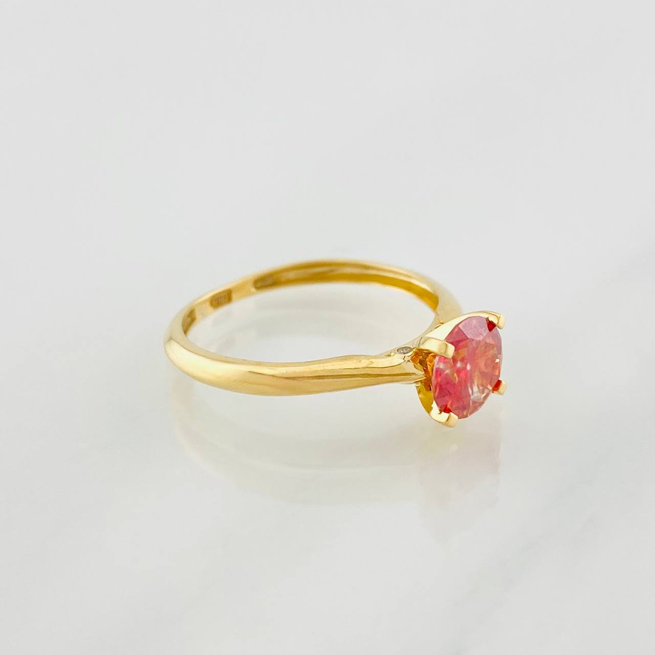 Anillo Cuatro Garras Moisanita 1 qts 1.9g / T6 1/2 Oro Amarillo 18K