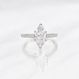 Anillo Marquesa Moisanita 1.5 qts 20 pts 2.75g / T8 Oro Blanco 18K