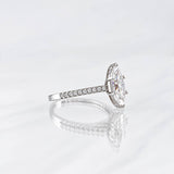 Anillo Marquesa Moisanita 1.5 qts 20 pts 2.75g / T8 Oro Blanco 18K