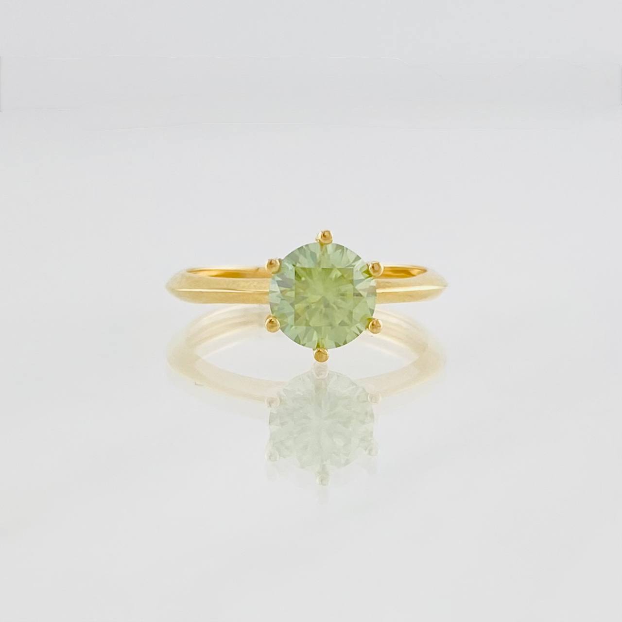 Anillo Solitario Moisanita 1 qts 1.65g / T5 3/4 Oro Amarillo 18K