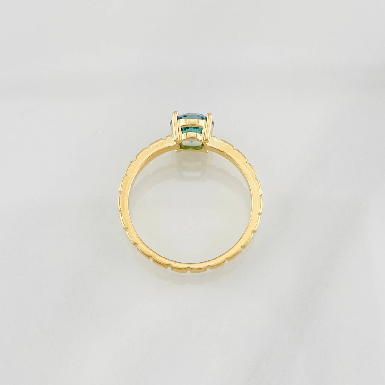Anillo Cuatro Garras Moisanita 1 qts 2.65g / T6 3/4 Oro Amarillo 18K