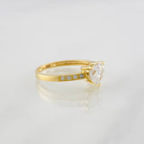 Anillo Corazon Moisanita 1 qts 08 pts 2.15g / T6 1/2 Oro Amarillo 18K