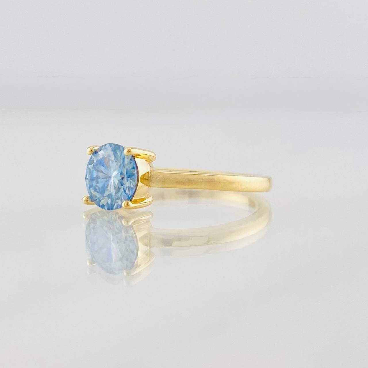 Anillo Solitario Moisanita 1 qts 2.55g / T5 3/4 Oro Amarillo 18K