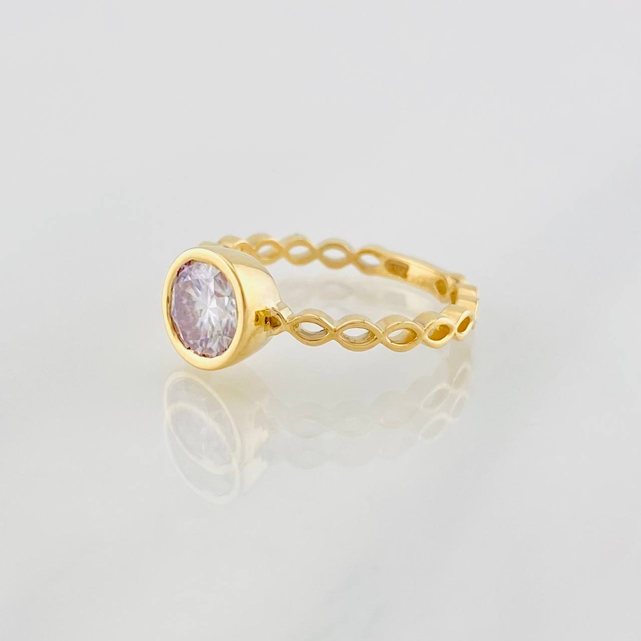 Anillo Solitario Circulo Moisanita 75 pts 2.5g / T6 1/2 Oro Amarillo 18K
