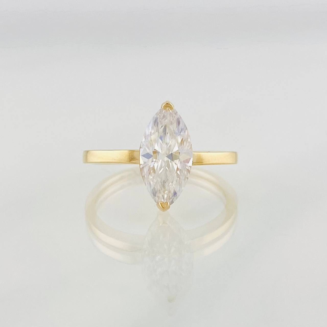 Anillo Solitario Marquesa Moisanita 1 qts 2.3g / T6 3/4 Oro Amarillo 18K