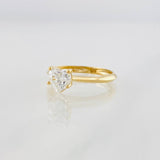Anillo Solitario Corazón Moisanita 50 pts 1.6g / T6 Oro Amarillo 18K
