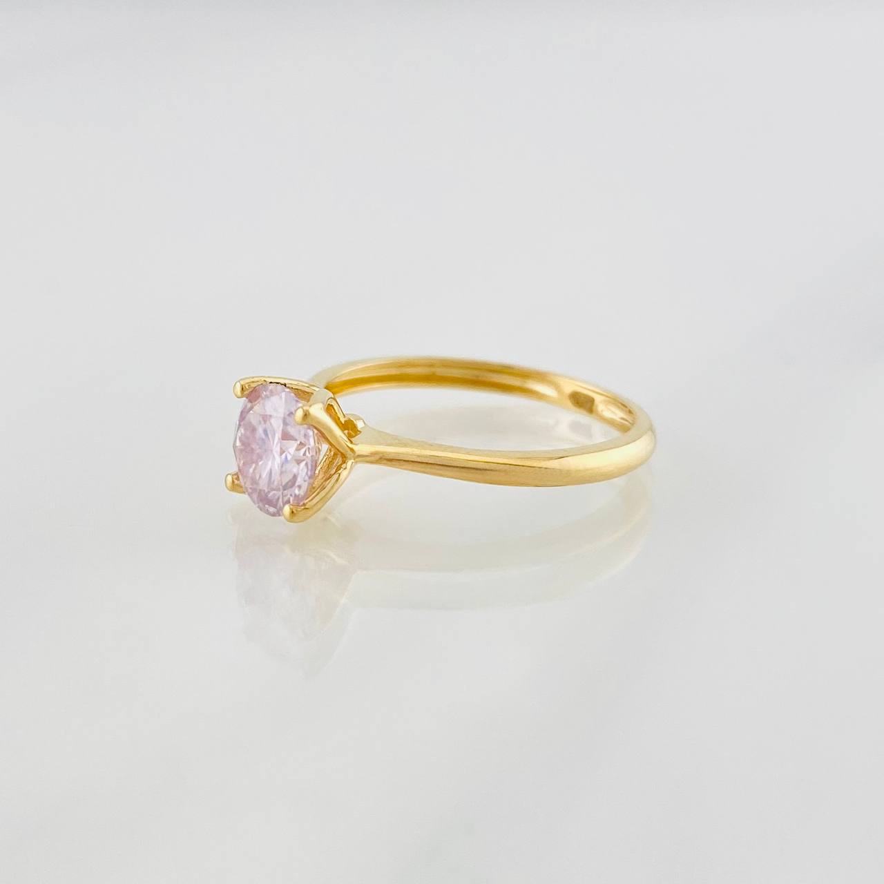 Anillo Solitario Moisanita 75 pts 1.9g / T6 Oro Amarillo 18K