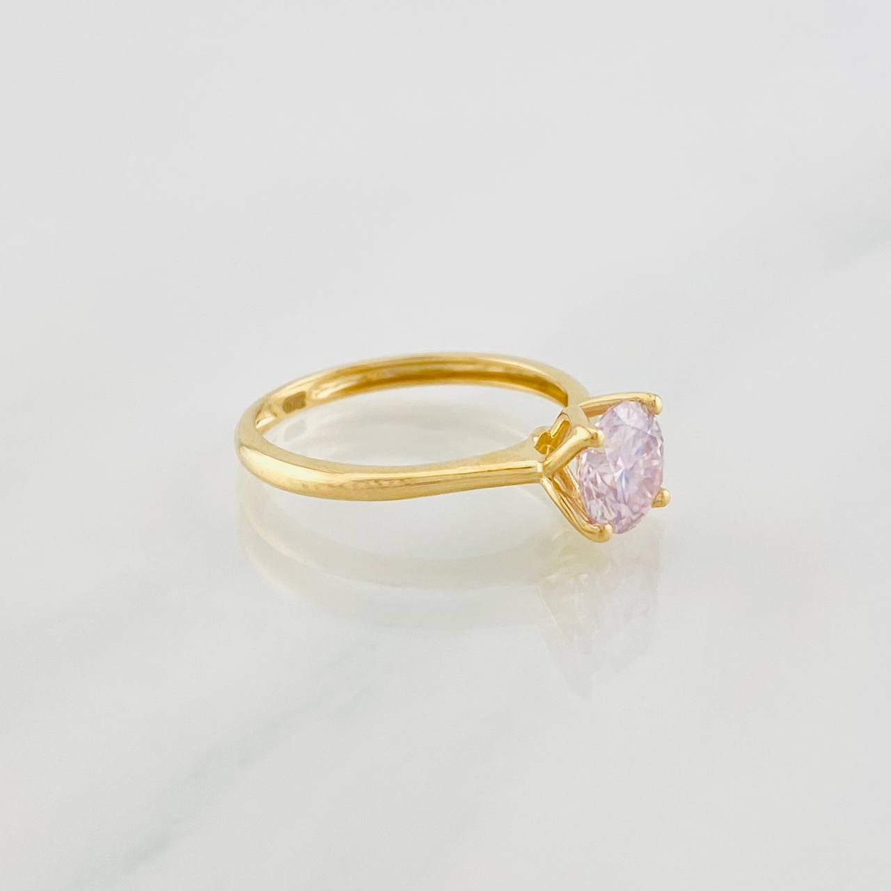Anillo Solitario Moisanita 75 pts 1.9g / T6 Oro Amarillo 18K