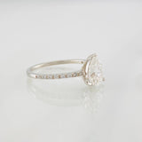 Anillo Solitario Gota Moisanitas 2.35 Qts 1.8g / T6 3/4 Oro Blanco 18K