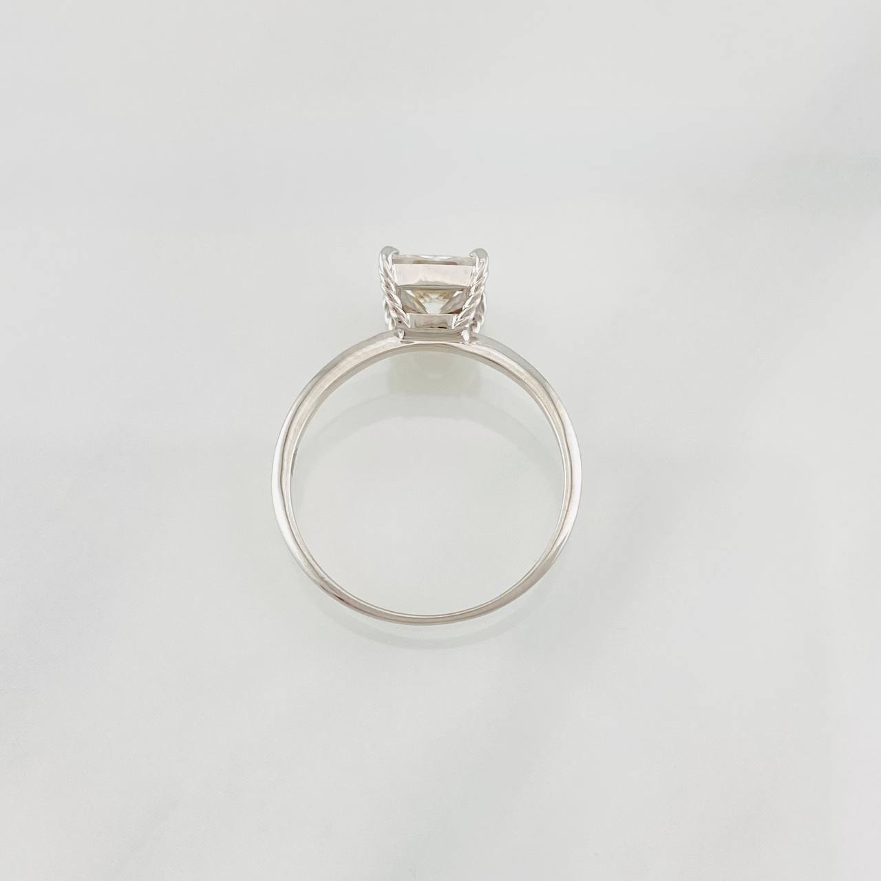 Anillo Solitario Cuadrado Moisanita 75 pts 1.45g / T6 1/4 Oro Blanco 18K