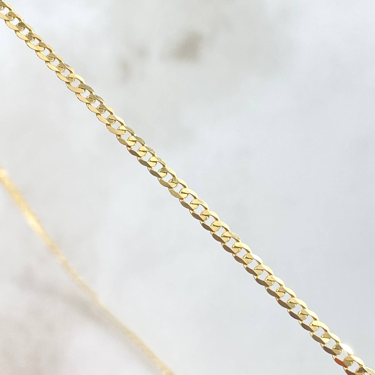 Cadena Cubana 2.9gr / 45cm / 2.4mm Oro Amarillo +1 18K