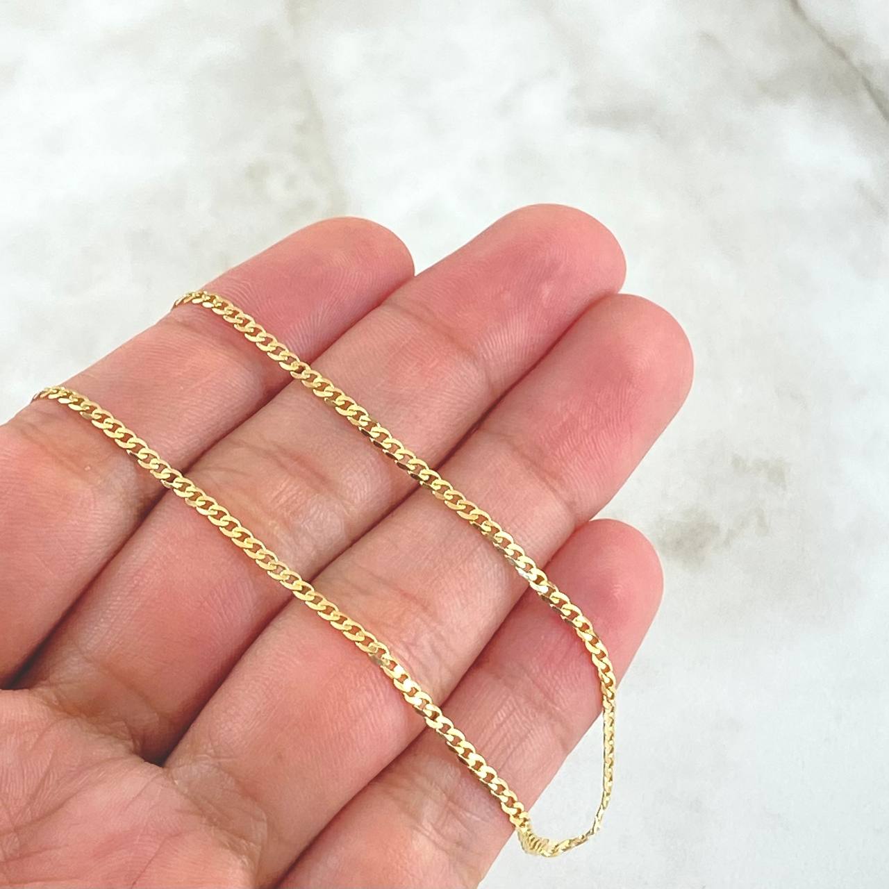 Cadena Cubana 2.9gr / 45cm / 2.4mm Oro Amarillo +1 18K