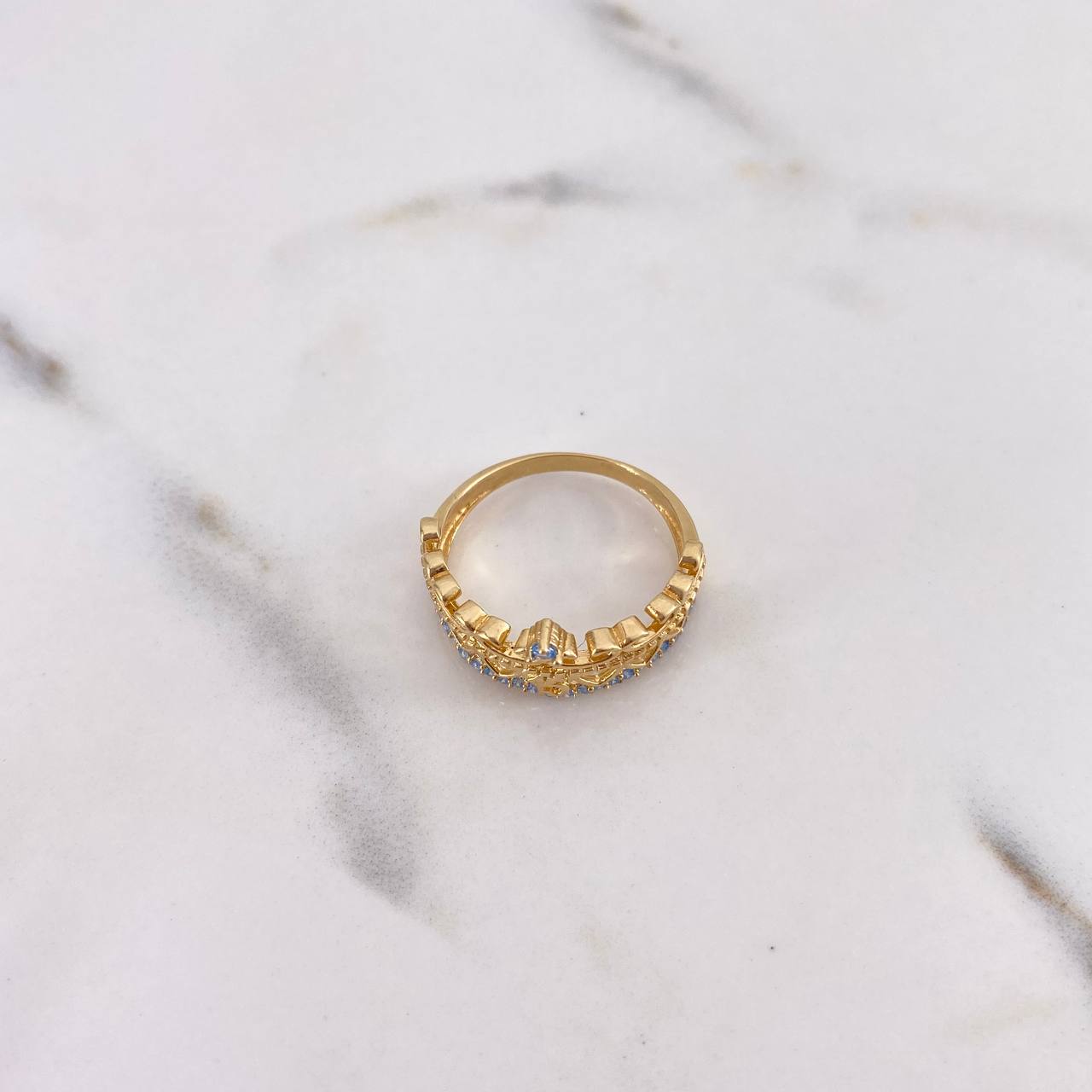 Anillo Corona Corazones 15s 3.55gr / T8 1/2 / Circones Azules Oro Amarillo 18K &