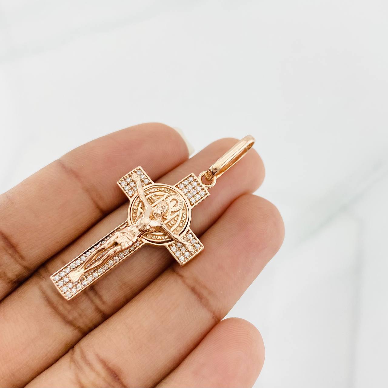 Dije Cruz Cristo San Benito 7.2g / 4.8cm Oro Rosa 18K