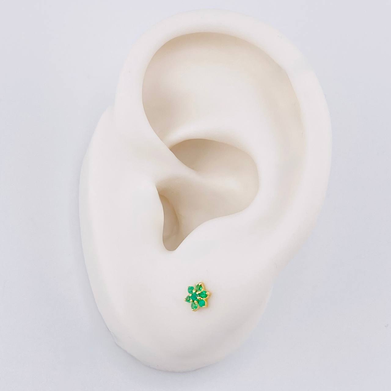 Topos Flor Driada Esmeraldas 9Pts 0.8 g / 4.3 mm Oro Amarillo 18K