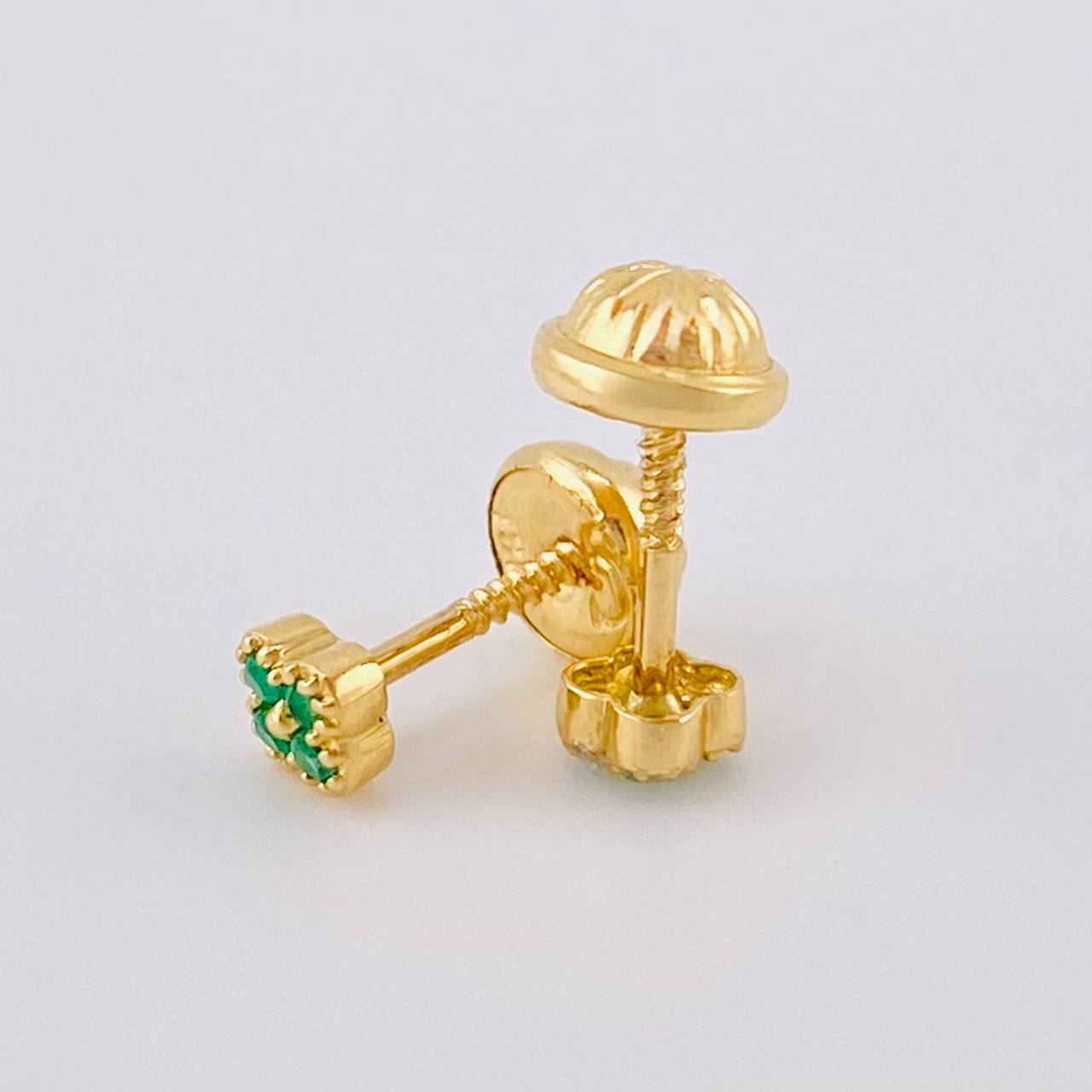 Topos Trebol Esmeraldas 6Pts 0.8 g / 4.25 mm Oro Amarillo 18K
