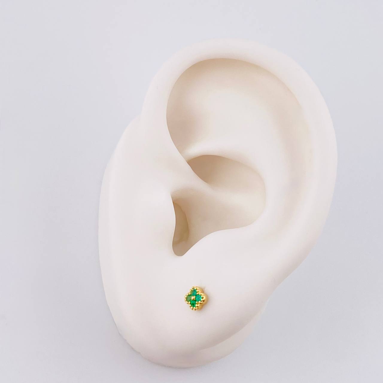 Topos Trebol Esmeraldas 6Pts 0.8 g / 4.25 mm Oro Amarillo 18K