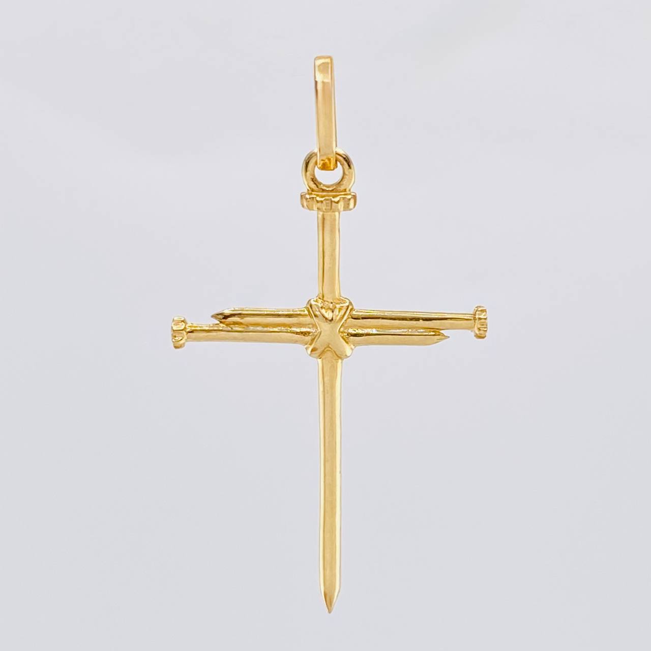 Dije Cruz Clavo 0.95 g / 3.2 cm Oro Amarillo 18K