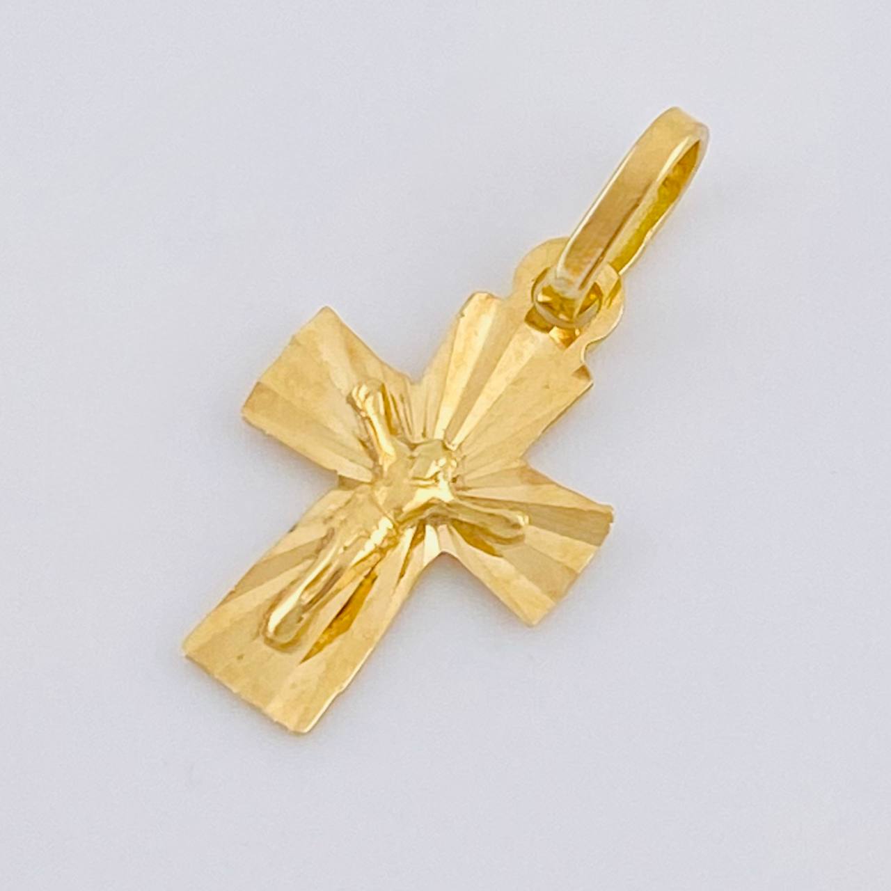 Dije Cruz Cristo 0.55 g / 1.8 cm Oro Amarillo 18K