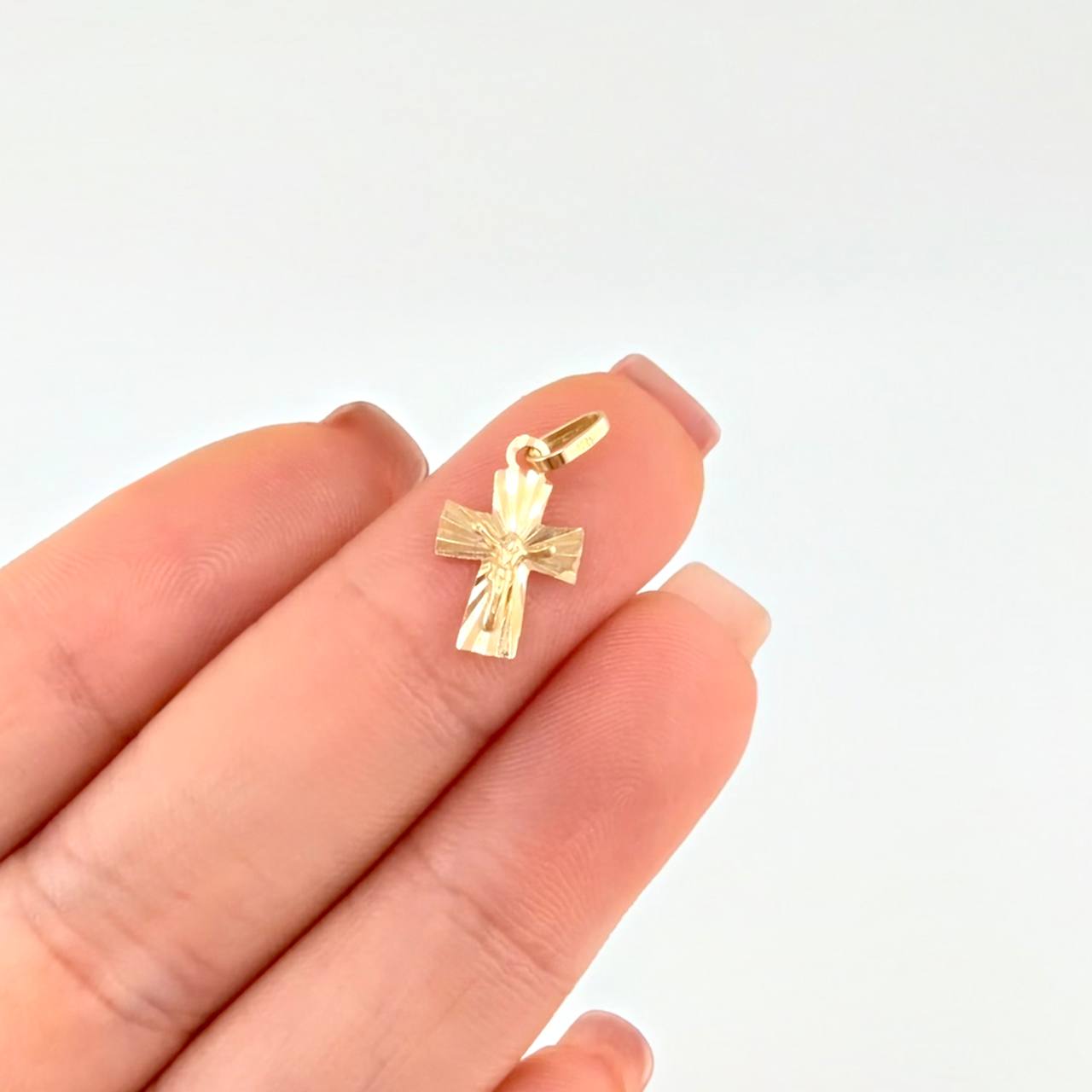 Dije Cruz Cristo 0.55 g / 1.8 cm Oro Amarillo 18K