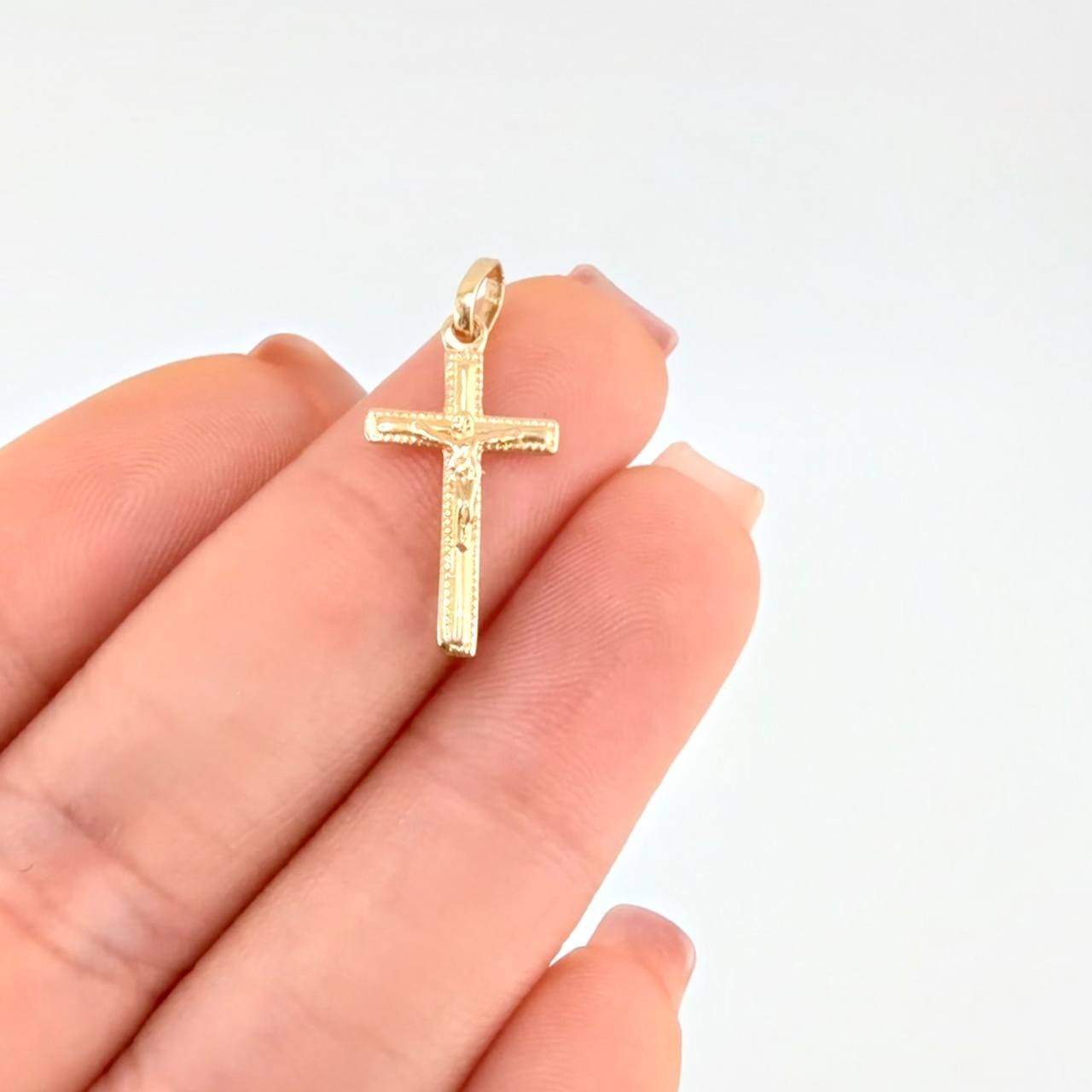 Dije Cruz Cristo 0.9 g / 2.6 cm Oro Amarillo 18K