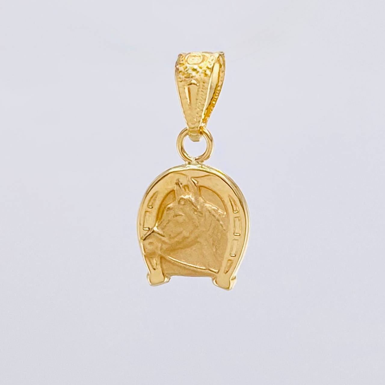 Dije Herradura De Caballo 0.6 g / 2 cm Oro Amarillo 18K