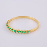 Anillo Carril Esmeraldas 30Pts 0.85 g / T6 3/4 Oro Amarillo 18K