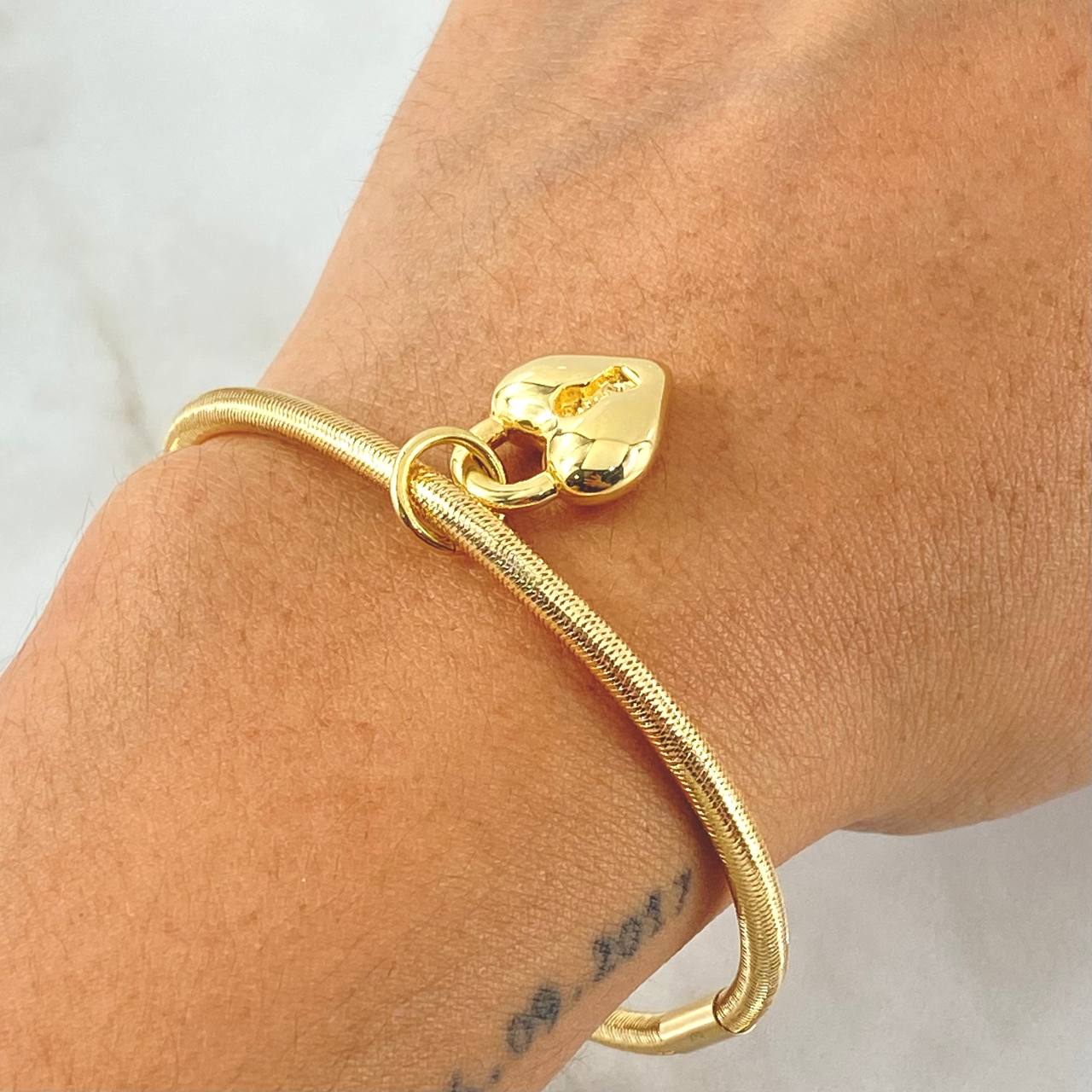 Pulso Flex Corazon 2.5gr / 18cm-20cm / +4 Oro 18K