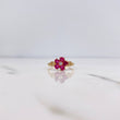 Anillo Flor 2.2gr / T7 / Circones Fucsias Blancos Oro Amarillo 18K &