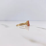 Anillo Flor 2.2gr / T7 / Circones Fucsias Blancos Oro Amarillo 18K &