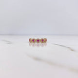 Anillo Tupido 2.15gr / T7 / Circones Fucsias Blancos Oro Amarillo 18K &