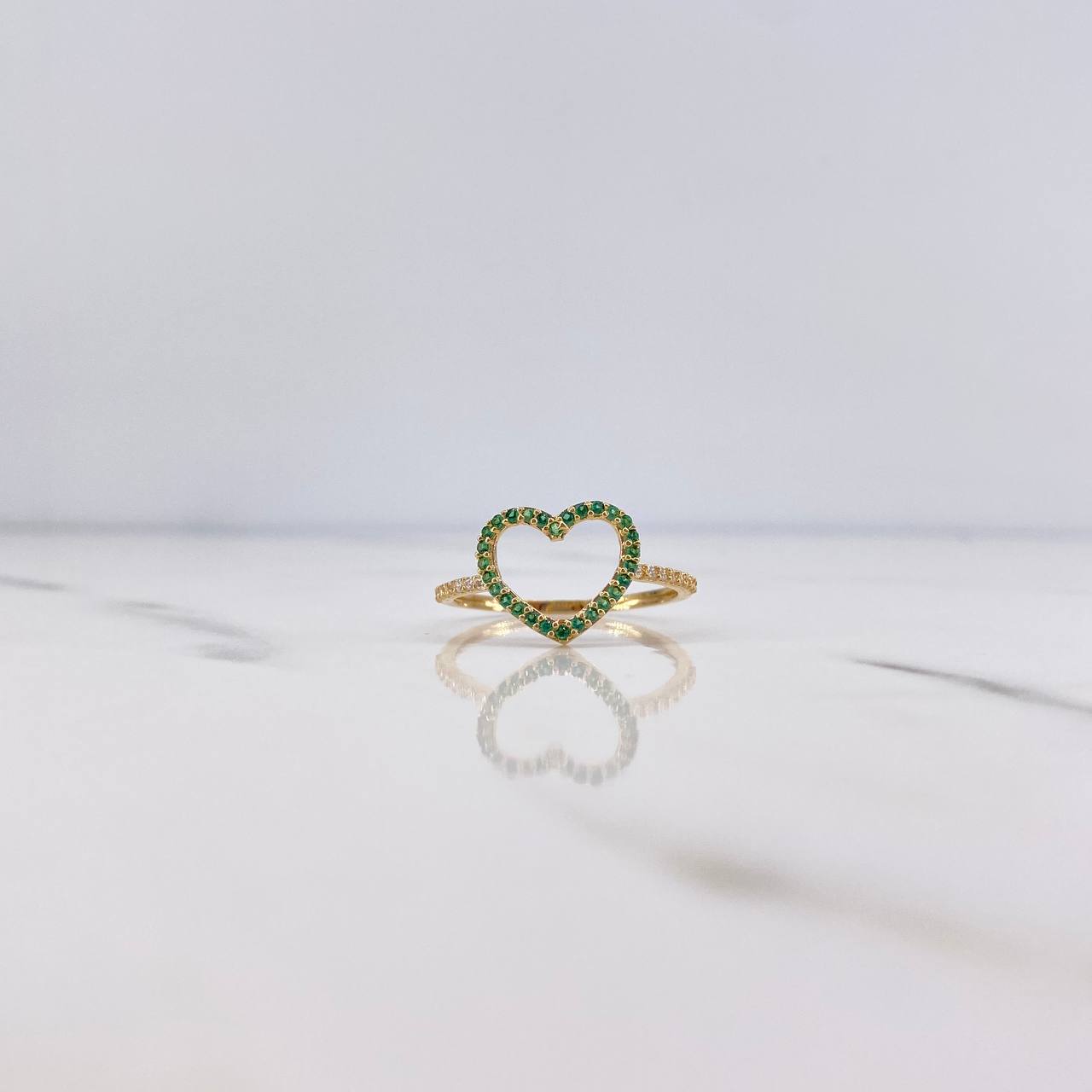 Anillo Silueta Corazon 1.5gr / T7 1/2 / Circones Verdes Blancos Oro Amarillo 18K &
