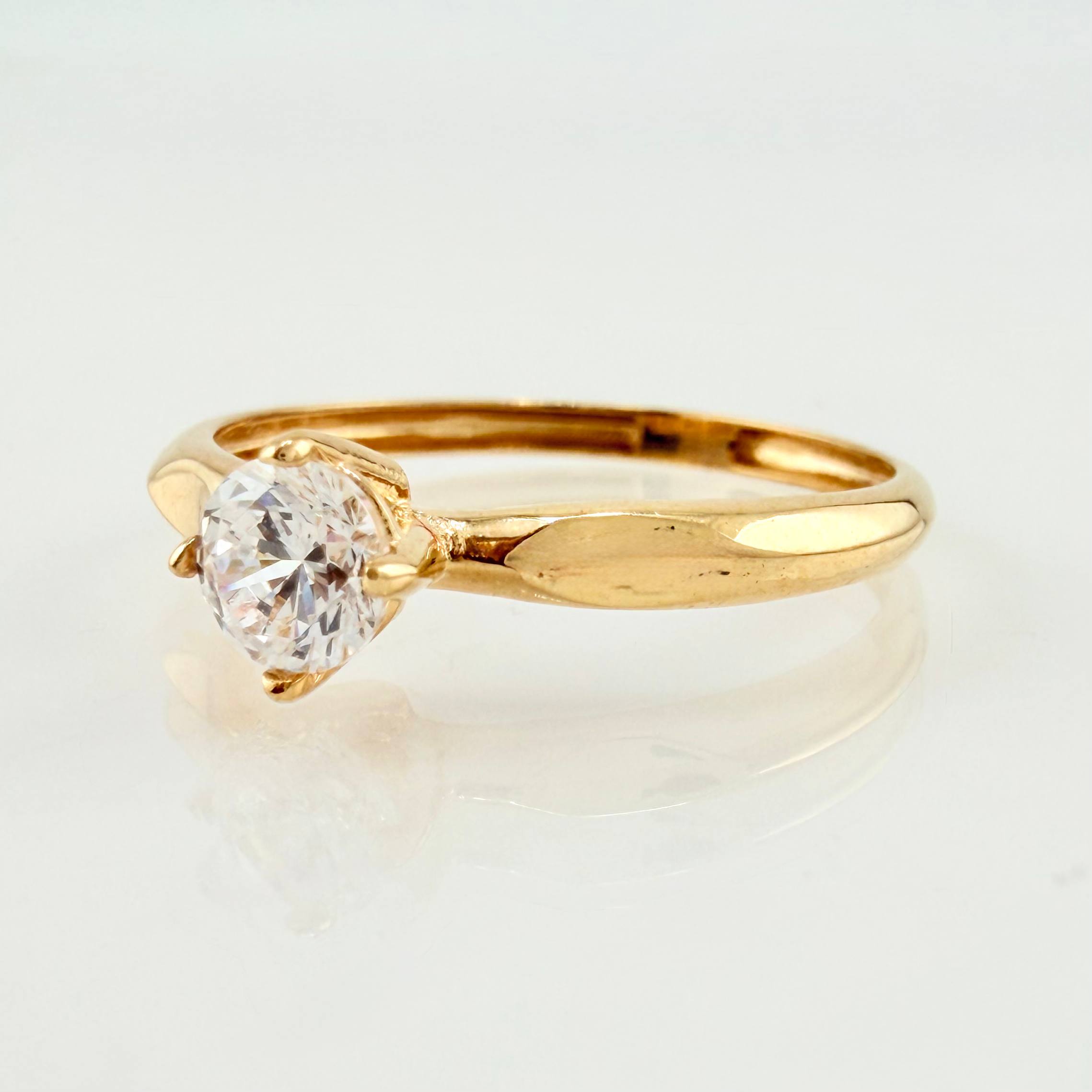 Anillo Solitario 1.25gr / T6 3/4 / Oro Amarillo 18K