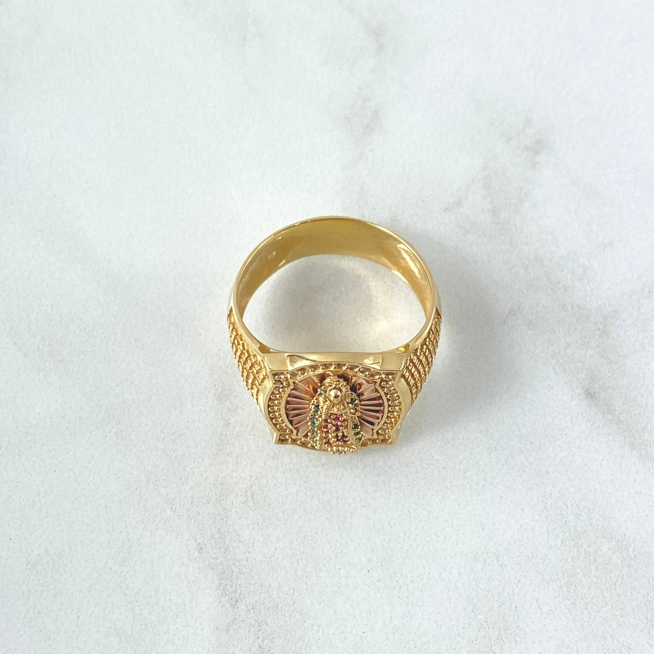 Anillo Marco Virgen Guadalupe 9.3gr / T10 1/2 / Circones Fucsias Verdes Y Blancos Dos Oros Amarillo Rosa 18K *