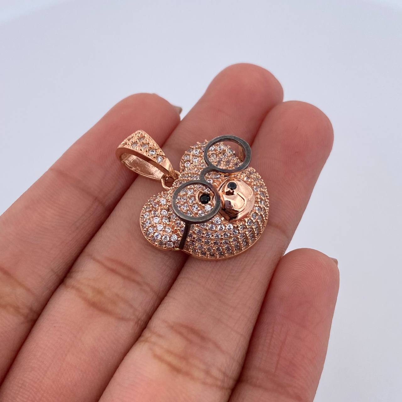 Dije Oso Anteojos 5.4gr / 2.6cm / Circones Negros Blancos Dos Oros Negro Rosa 18K $