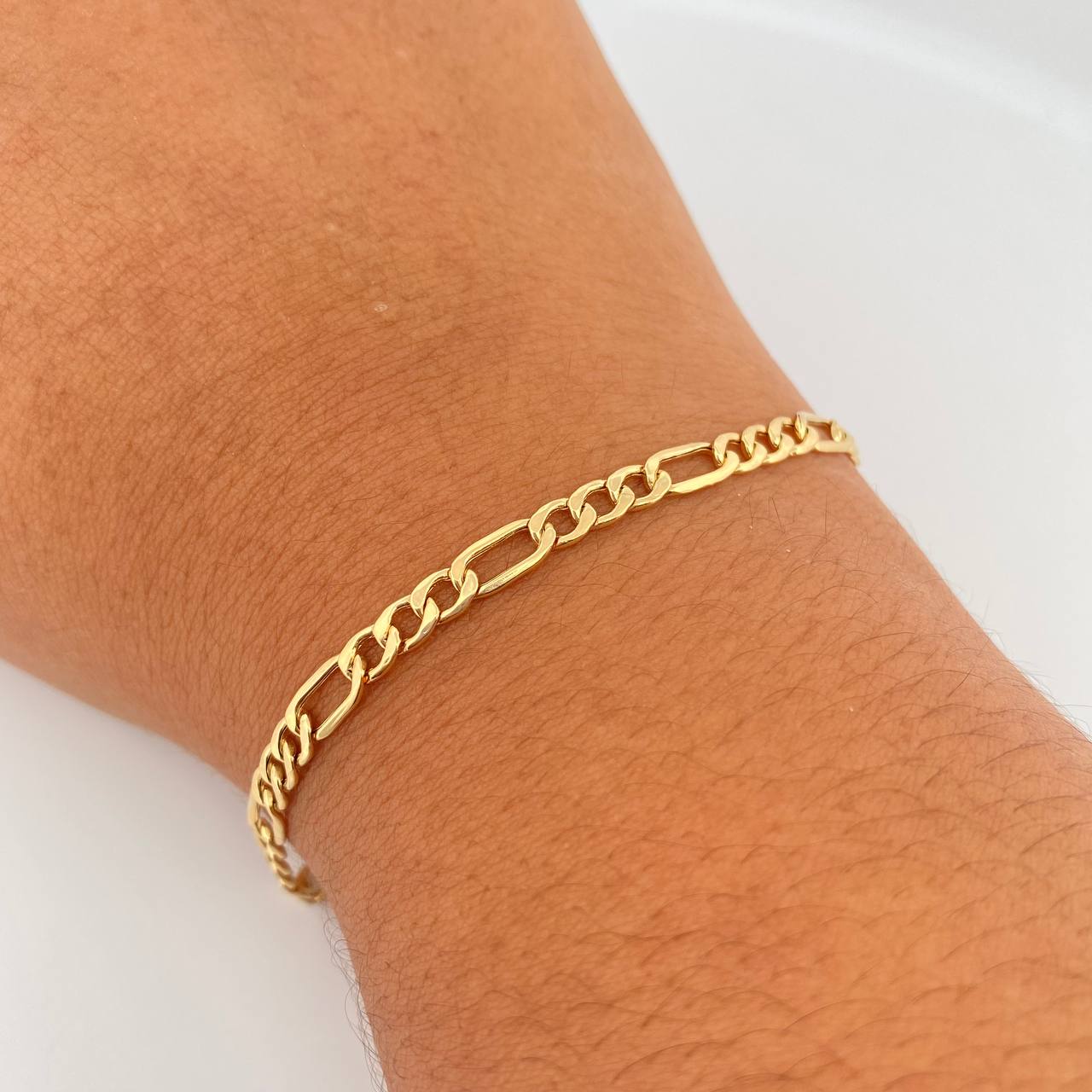 Pulso Figaro 2.9gr / 20cm / 4.4mm Oro Amarillo +1 18K $