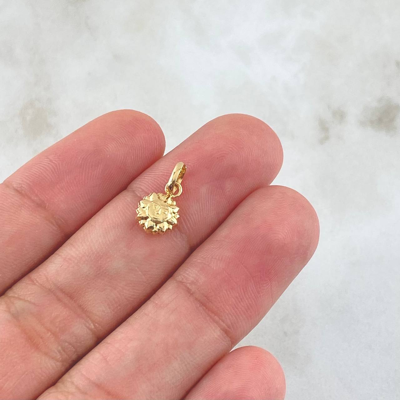 Dije Sol 0.25 gr / 1.4cm / Troquelado Oro Amarillo