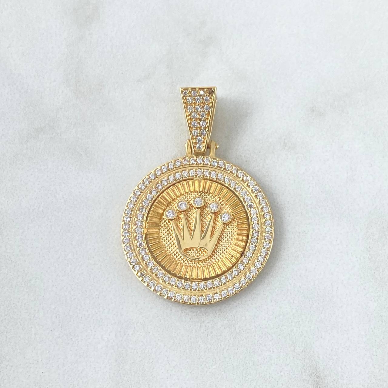 Dije Medalla Corona RX 6.25gr / 3.3cm / Circones Blancos Oro Amarillo 18K