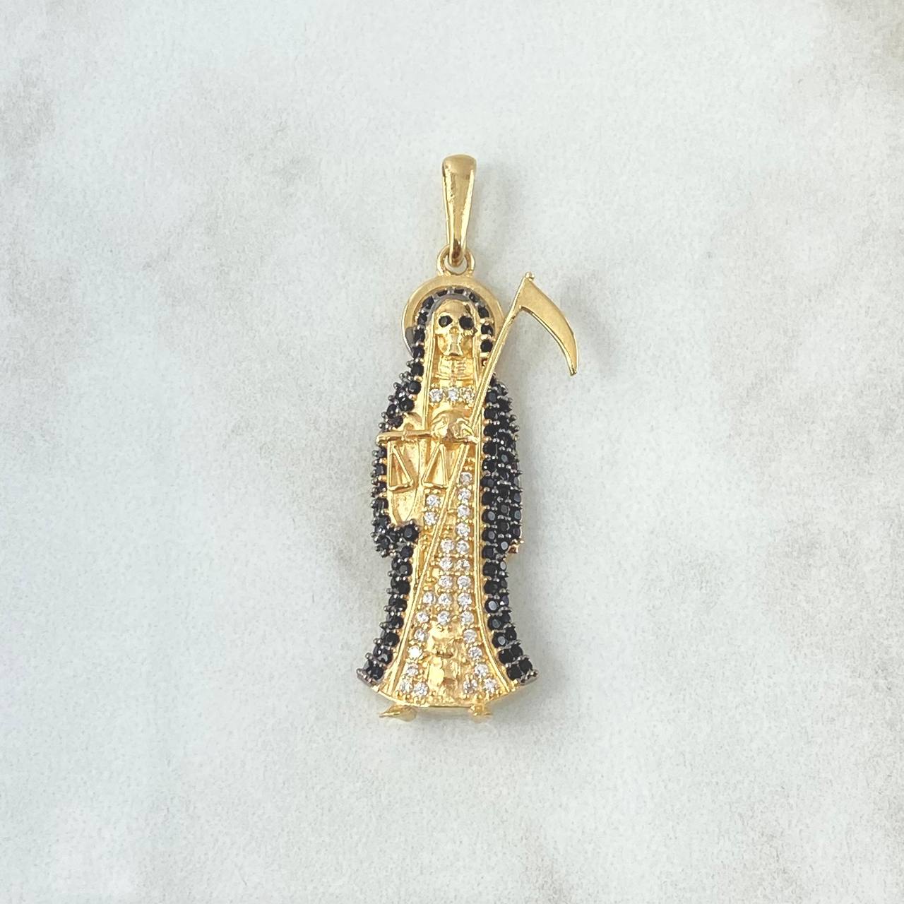 Dije Santa Muerte 4.05gr / 4.1cm / Circones Blancos Y Negros Dos Oros Negro Amarillo 18K *