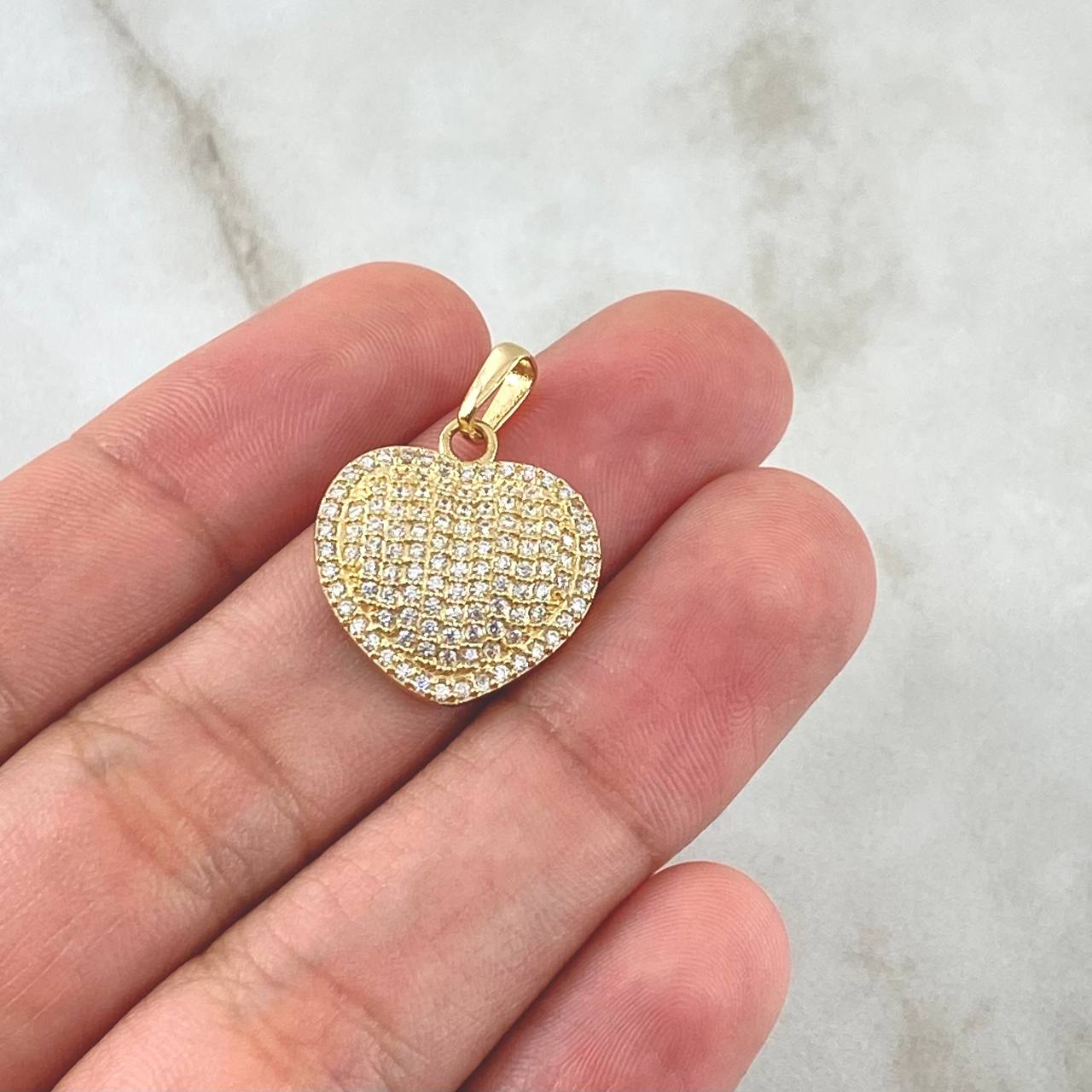 Dije Corazón Cojín 2.9gr / 2.34cm / Circones Blancos Oro Amarillo 18K *
