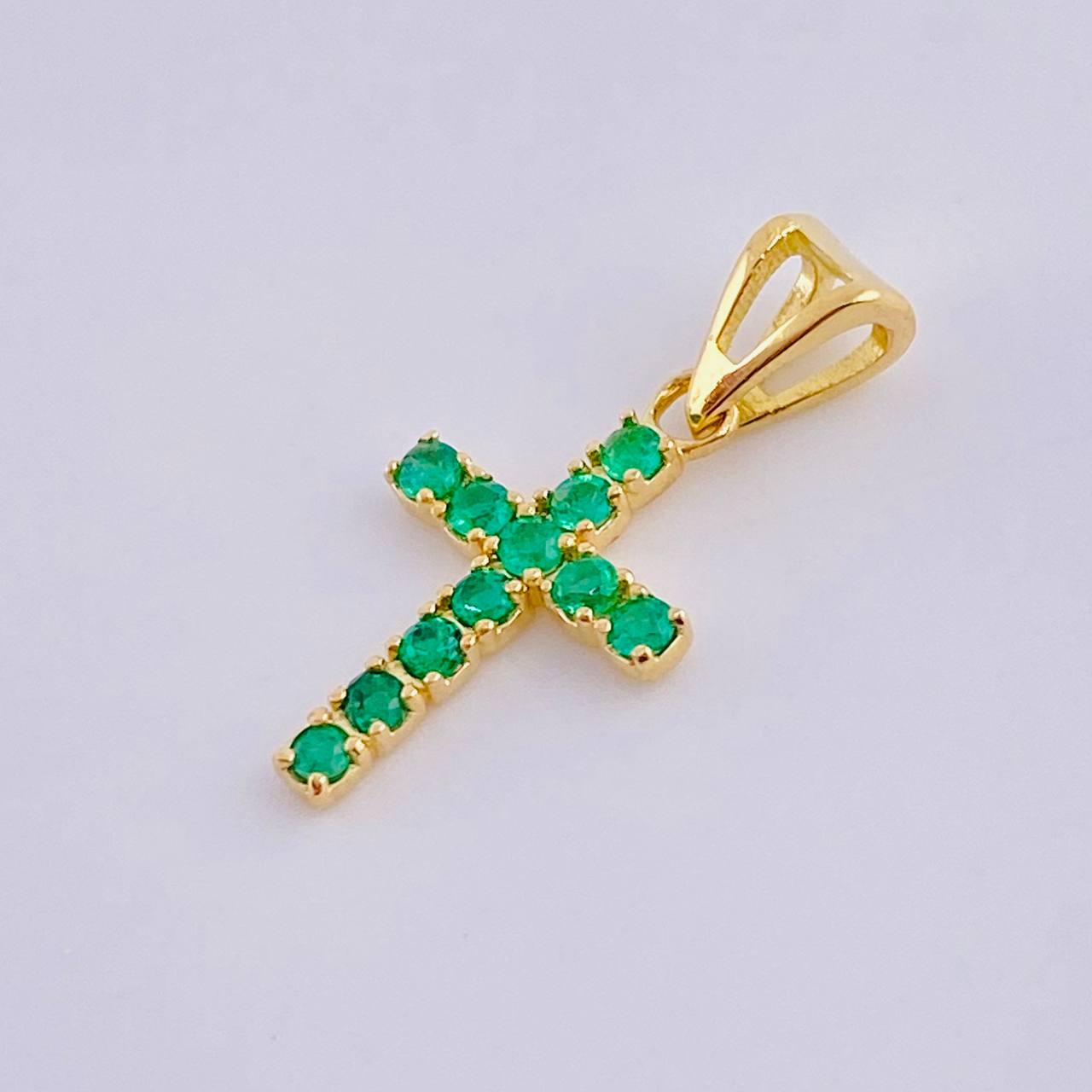 Dije Cruz Esmeraldas 0,5Pts 0.6 g / 2 cm Oro Amarillo 18K